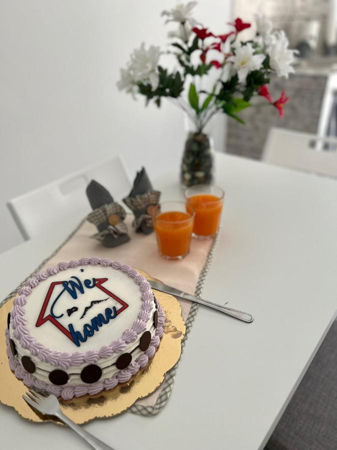 We' Home نابولي المظهر الخارجي الصورة